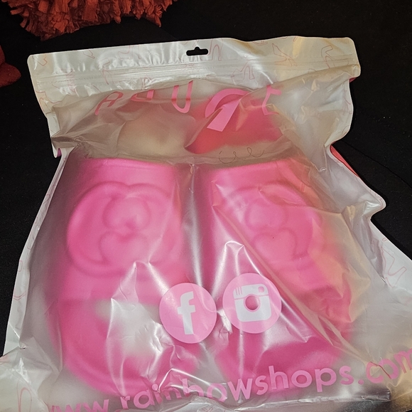 Pink slides - Picture 4 of 4